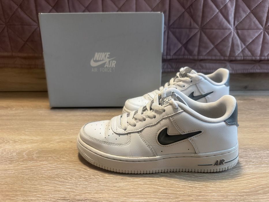 Маратонки Nike Air Force 1(37.5)