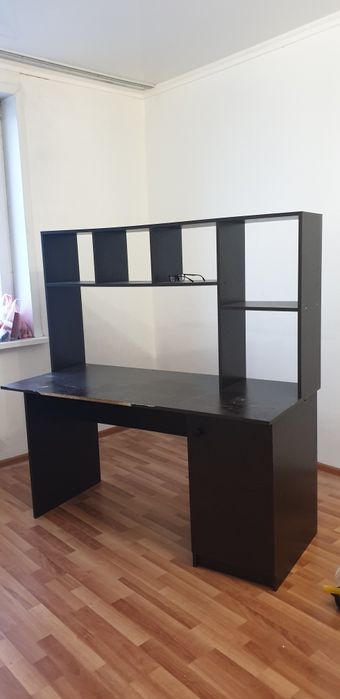 Продам стол компьютерный