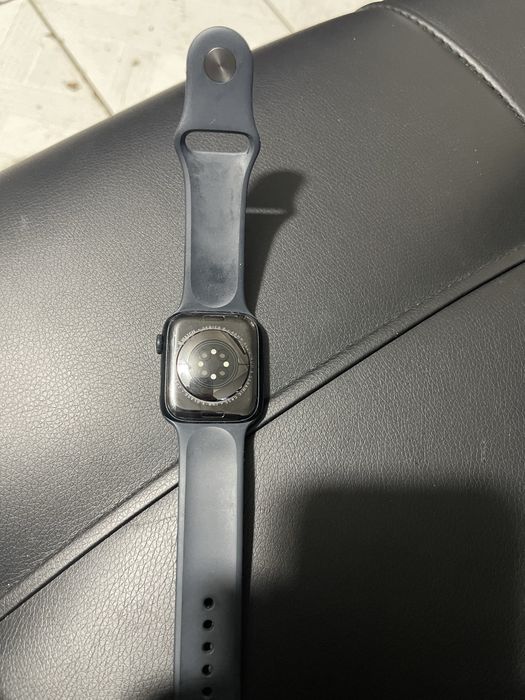 Apple  watch 8 series .