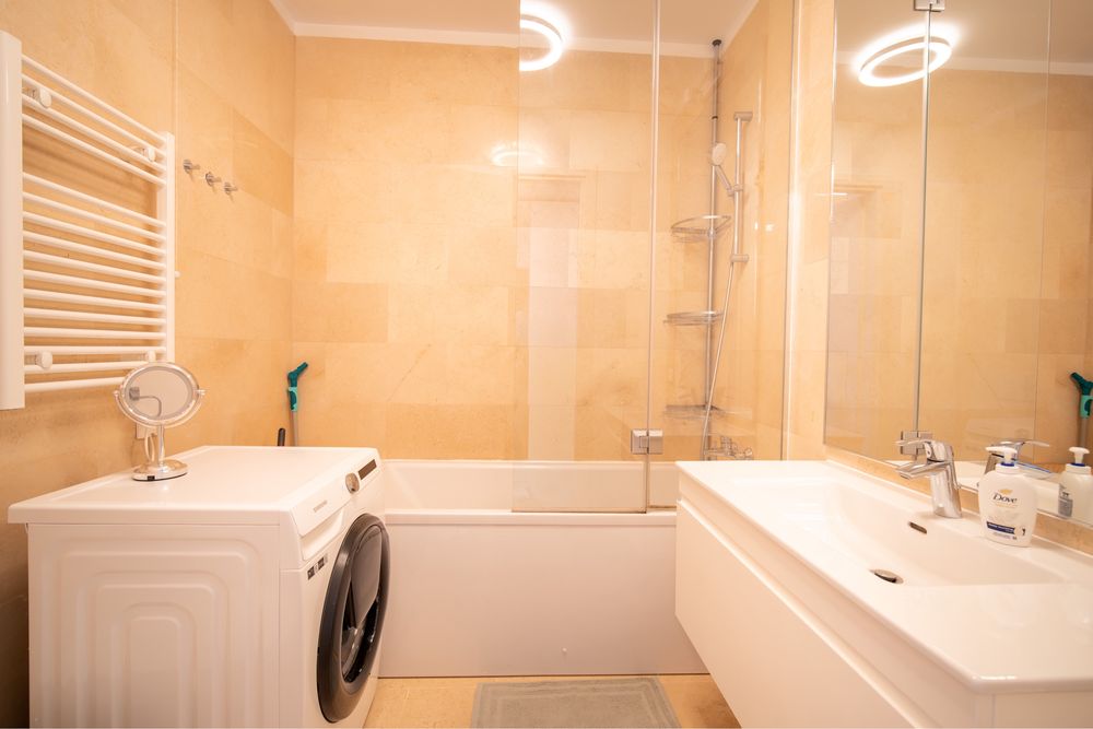 Luxuria 1 Mai 3 camere Mobilat Parcare Inclusa