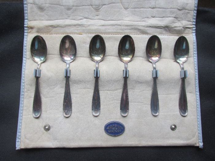 Комплект от 6 сребърни лъжички