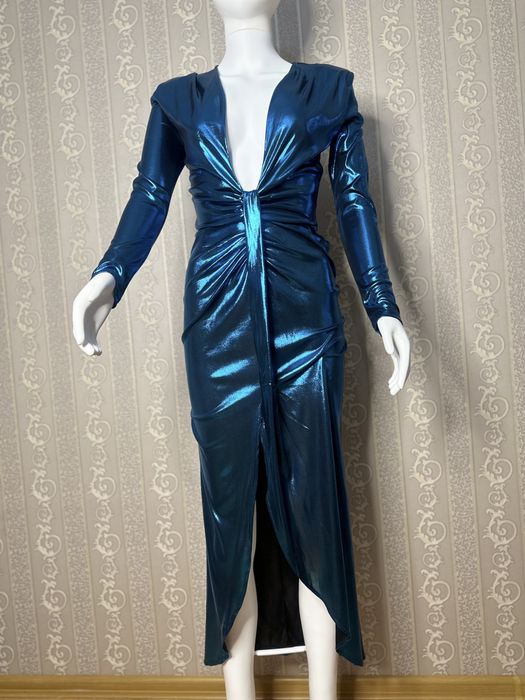 Продается трендовое красивое платье ,в размере S