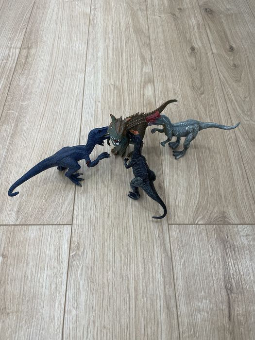 Colectie de dinozauri de calitate superioară