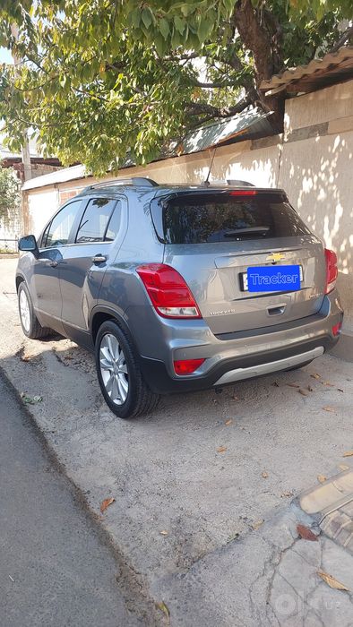 Продам Tracker Premier