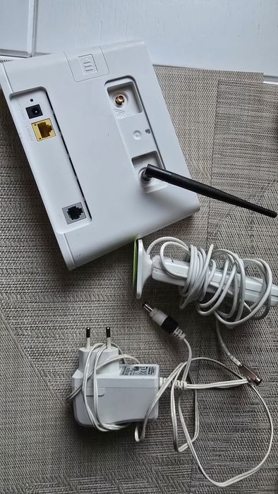 Router wifi cu cartela huawey b310