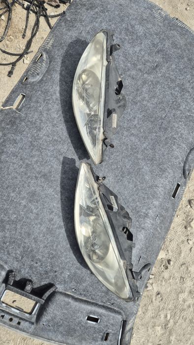 Десен Оригинален Фар  за Пежо 307 2001 - 2008г