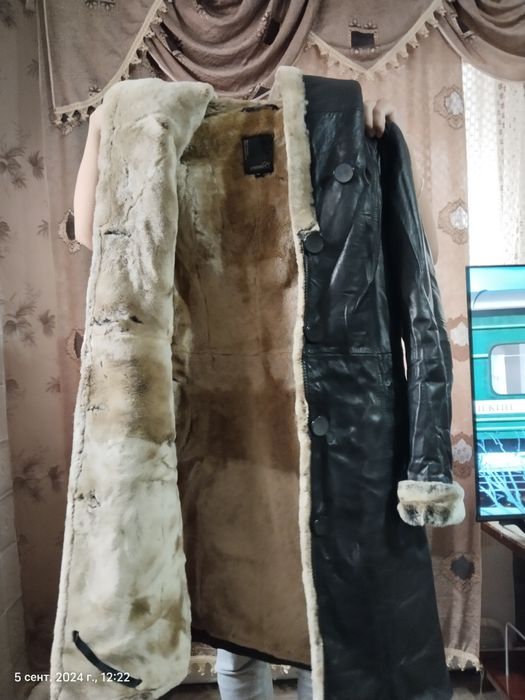 Продам дублёнку.почти новая одевала один раз.