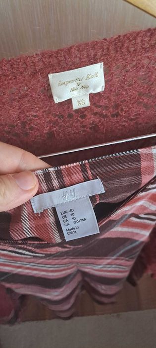 H&M Миди карирана пола в цвят бордо