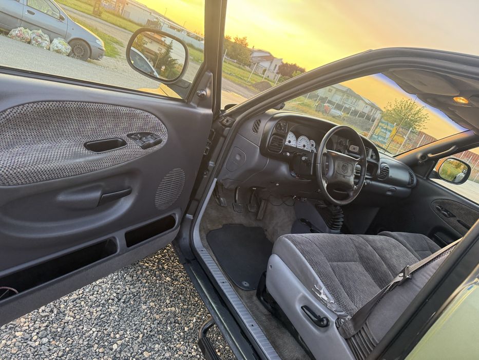 Dodge Ram 1500 5.2Magnum V8 manual 1999 +gpl