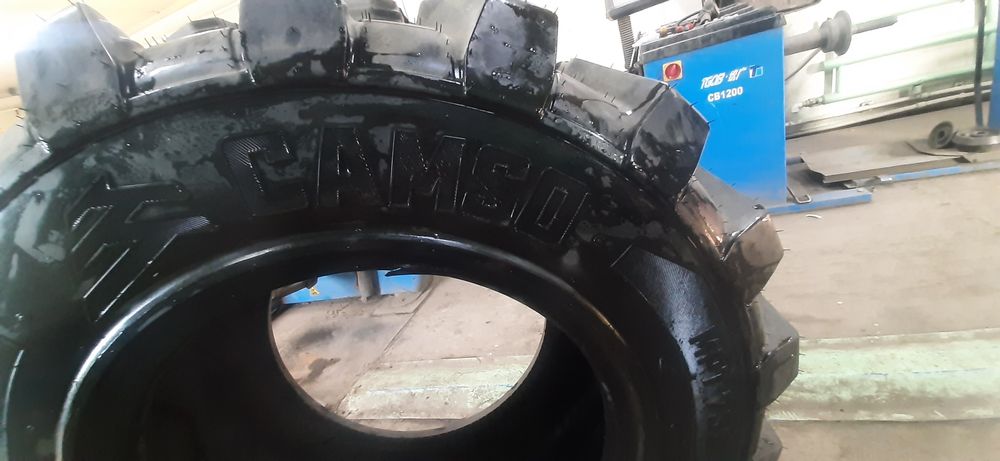 Автошина на погрузчик