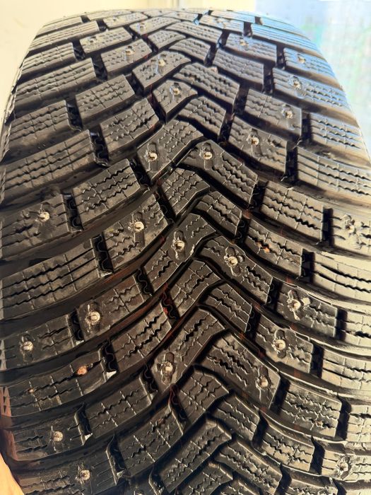 Зимние шины Continental 235/35/R19 ШИПЫ