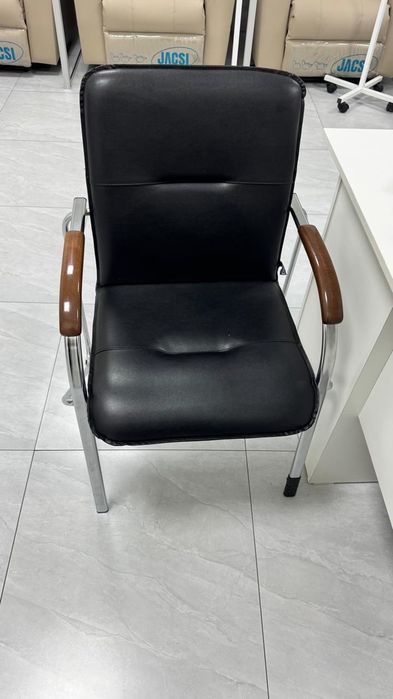 Офисный стульчик