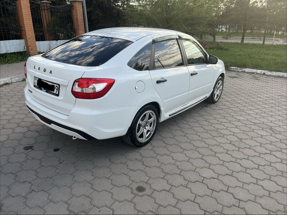Lada granta fl liftback