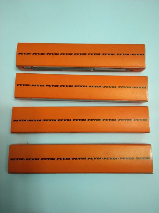 Продавам нови неизползвани химикалки PEVDI PAX от времето на 1985 г.