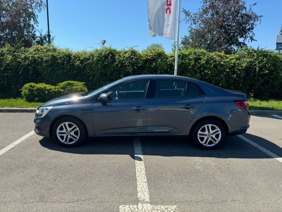 Renault megane, benzina. 10100