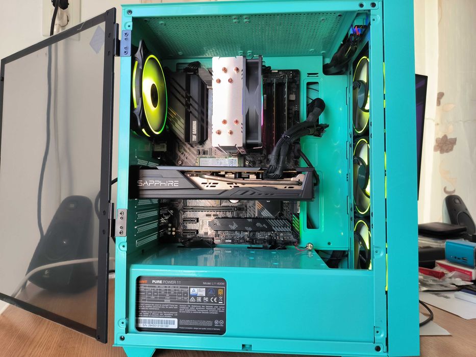 Unitate PC GAMING Ryzen 7 3800X 4.5Ghz/16GB DDR4/RX5700 8GB GDDR6/256 SSD NVMe/1TB HDD