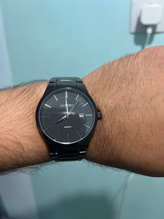 Curren klassik soat. Ko'rinishiga gap yoq. Ish va o'qishga zo'r ketadi