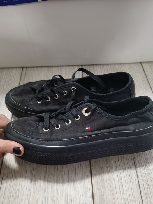 Adidași Tommy Hilfiger, 38, dama