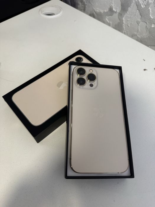 Iphone 13 в хорошем состояние