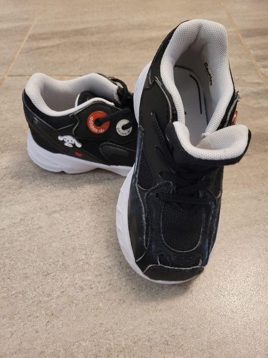 Vând Sneakersi Adidas Originals Hello Kitty, măsura 25