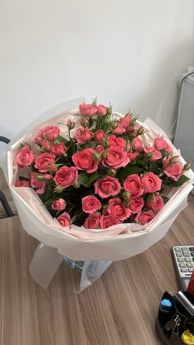 Продам букет кустовых роз