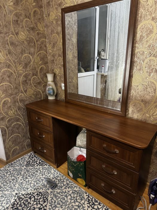 Спальный гарнитур