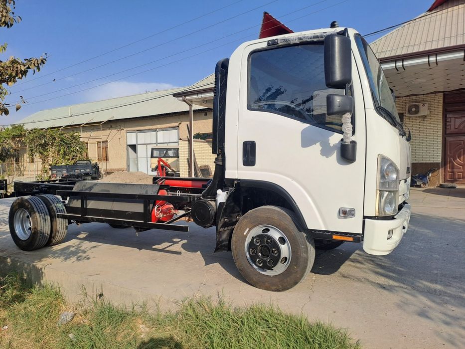 Isuzu 5t snj 2011