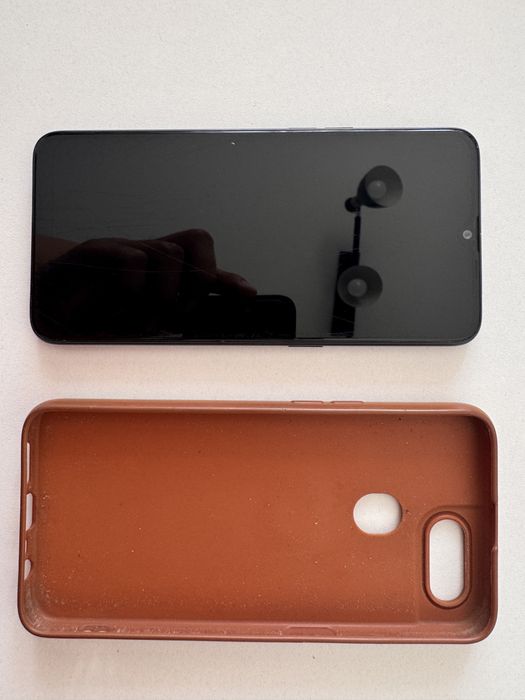 OPPO A3s в рабочем состояний.
