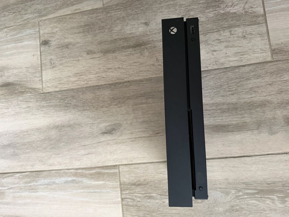 Xbox One S de vanzare