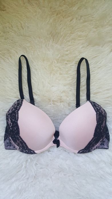 Луксозни дамски сутиени ETAM