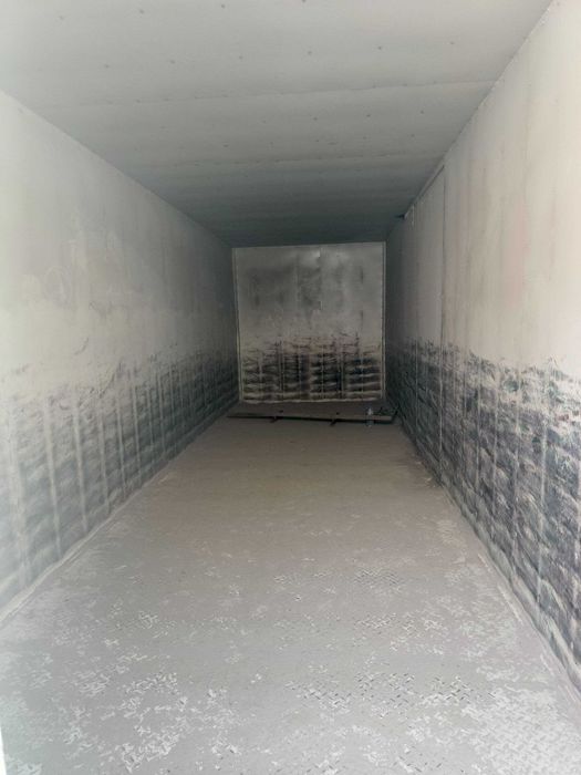 Yuk moshinasi borti.