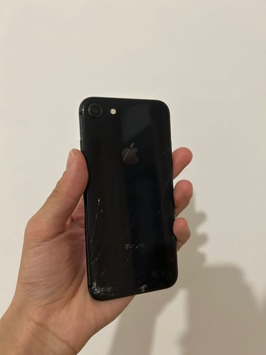 Обменяю Айфон 8.