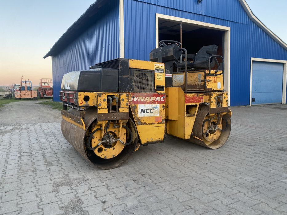 De vanzare sau da inchiriat vibrocompactor