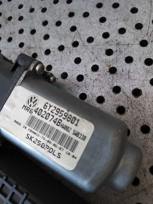 Motoras macara dreapta fata skoda fabia 2 5j 6y2959801