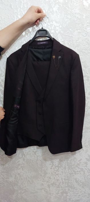 Kostyum buruk turetski