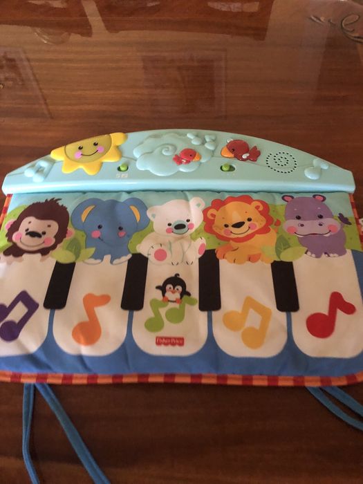 Vand  doua covorase ,unul pt.patut iar celalalt pt.podea