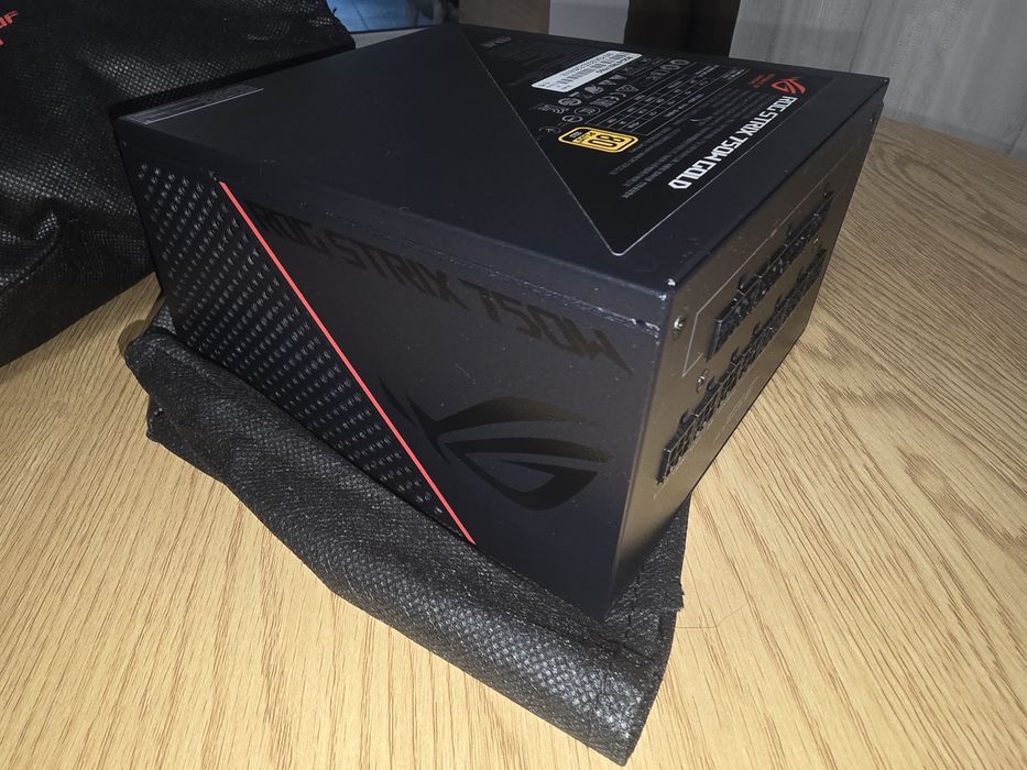 Sursa 750w asus rog