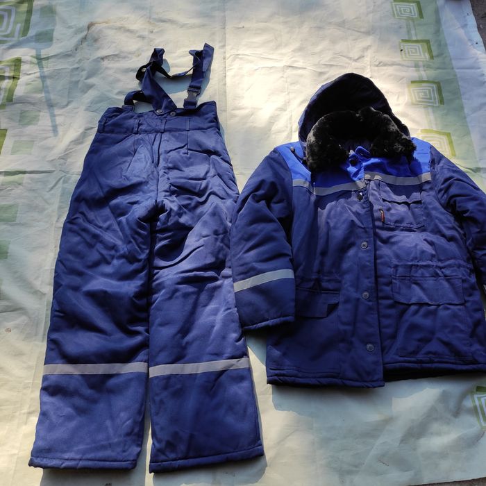 Продам спец одежду зимнию