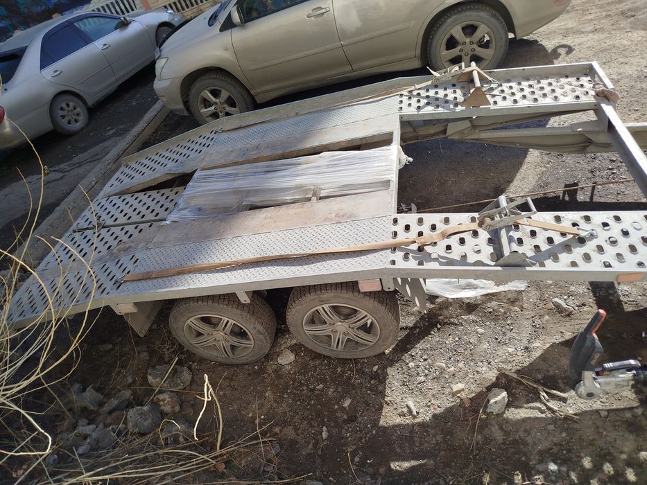 Прицеп автовоз таурас