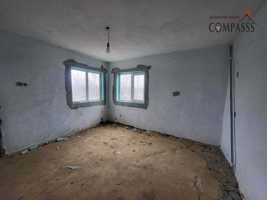 с. Смолница, обл. Добрич, къща с двор – 78000лева!