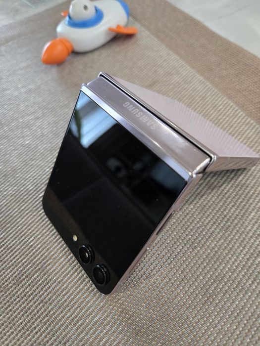 Смартфон Samsung Galaxy Z Flip5, 8GB RAM, 256GB, 5G, Lavender