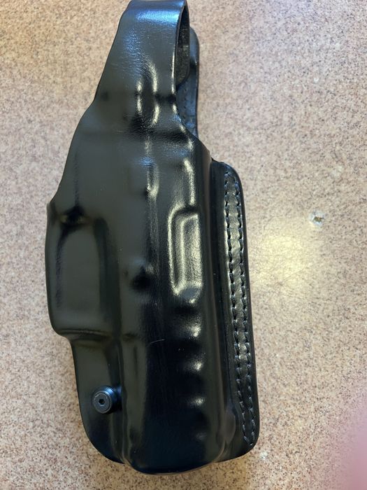 Кобури за пистолети