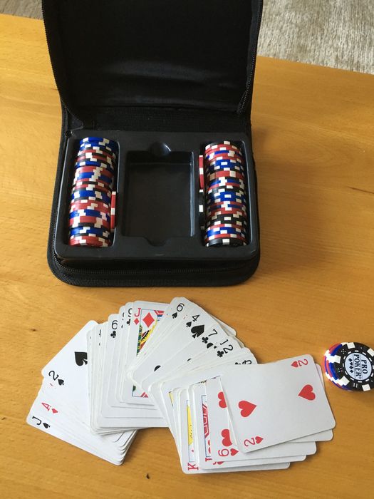 Joc de pocker cu jetoane