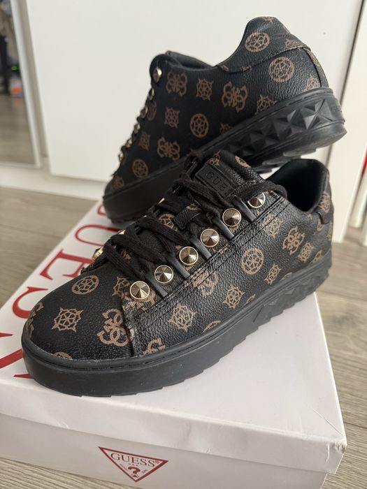 Дамски обувки Guess