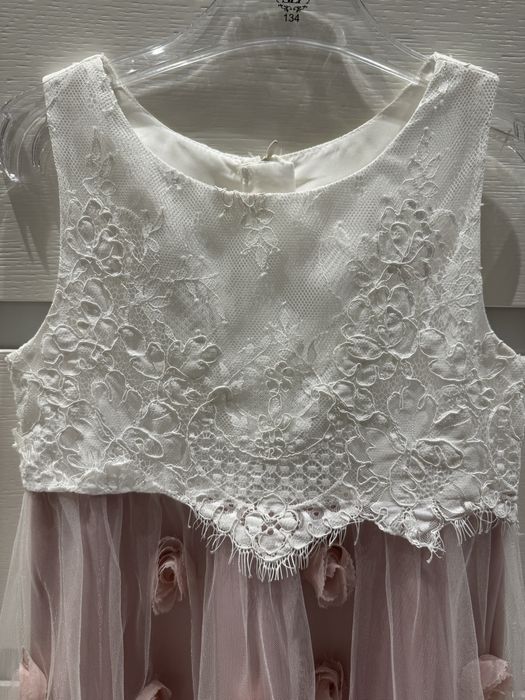 Продается шикарное платеь на девочку