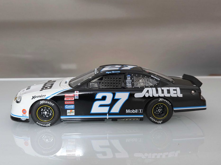 Macheta Auto 1/24 Team Caliber Nascar Ford Taurus Ryan Newman
