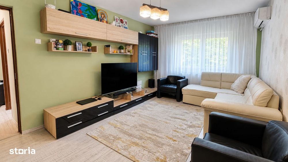 Apartament 3 camere decomandat Nicolina Prima Statie Etaj Intermediar