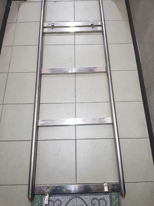 Операторский тележка рельс