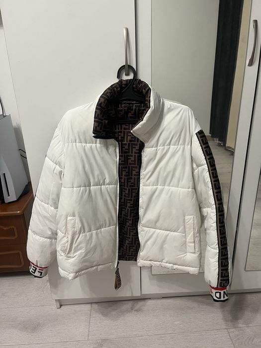 продам куртку весна осень