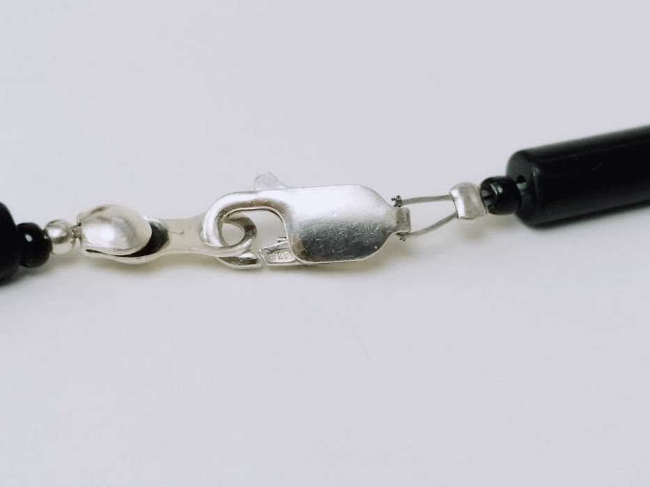Vechi colier din argint 925 cu margele din onix negru si onix alb